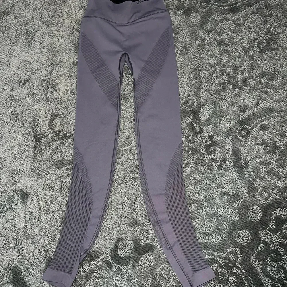 •Lululemon Athletica• - Picture 2 of 6